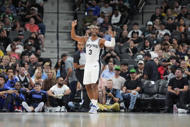 三人男篮-中国男篮16-21荷兰 张宁7分4篮板